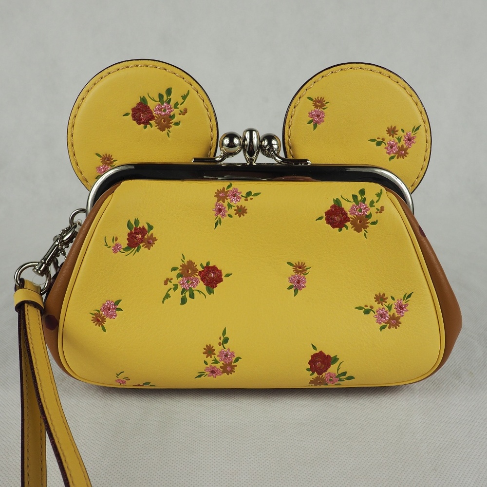 Disney Coach Wristlet Minnie Mouse Ears Vanilla - Picture 1 of 8